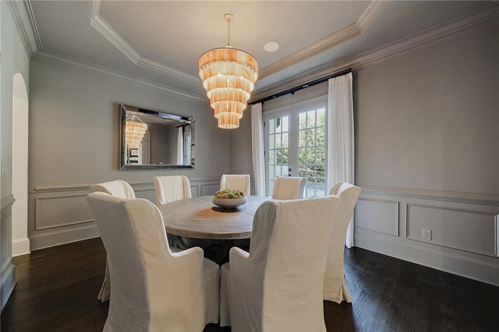 6 bedroom, 5 bathroom, 5,164 sq ft single family residence under contract at 4365 Lake Forrest Drive, Atlanta, GA 30342 — photo 9