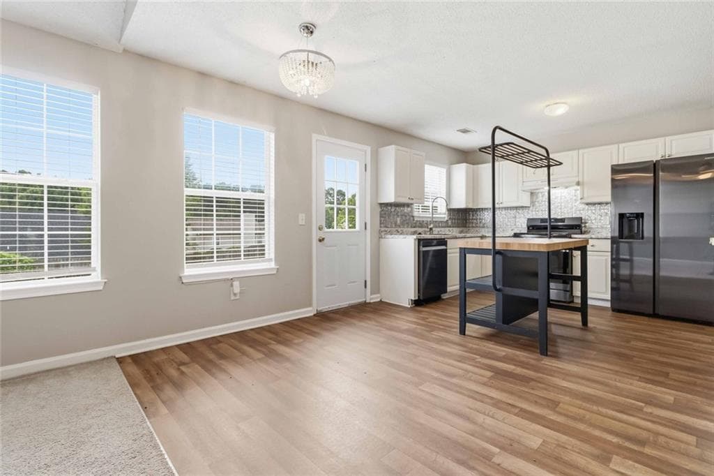 3 bedroom, 2 bathroom, 1,466 sq ft single family residence for rent at 2922 Knoll View Place, Douglasville, GA 30135 for $1,900 a month — photo 7