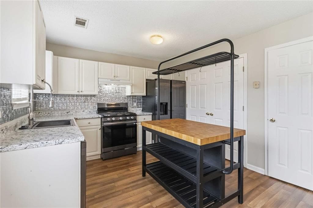 3 bedroom, 2 bathroom, 1,466 sq ft single family residence for rent at 2922 Knoll View Place, Douglasville, GA 30135 for $1,900 a month — photo 8