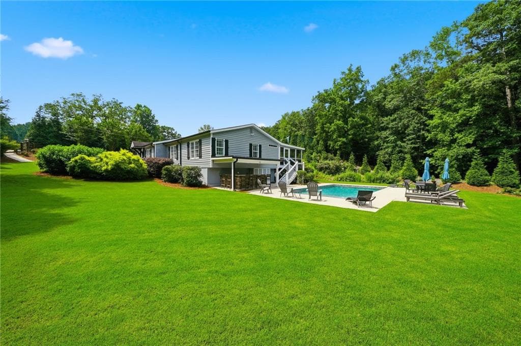 4 bedroom, 3 bathroom, 2,049 sq ft single family residence for sale at 364 Holly Street, Canton, GA 30114