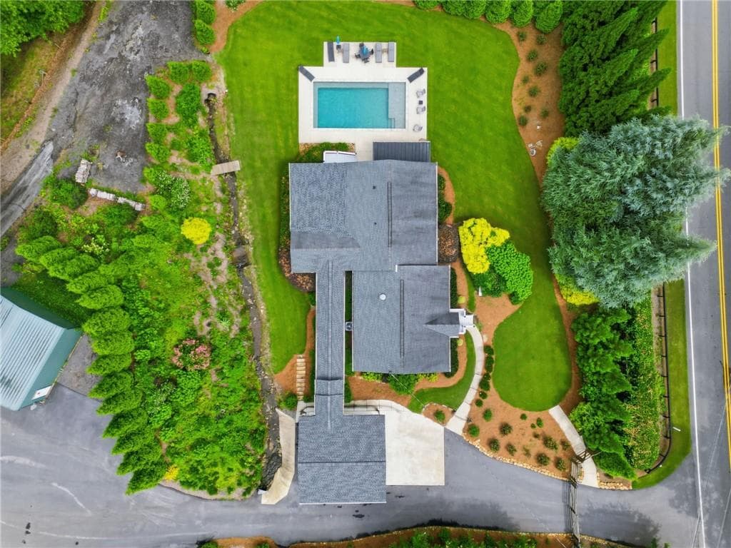 4 bedroom, 3 bathroom, 2,049 sq ft single family residence for sale at 364 Holly Street, Canton, GA 30114 — photo 4