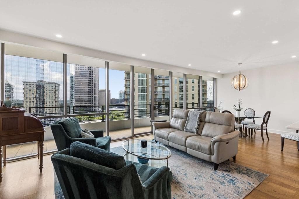 2 bedroom, 3 bathroom, 1,680 sq ft condominium for sale at 700 Park Regency Place 1604, Atlanta, GA 30326 — photo 5