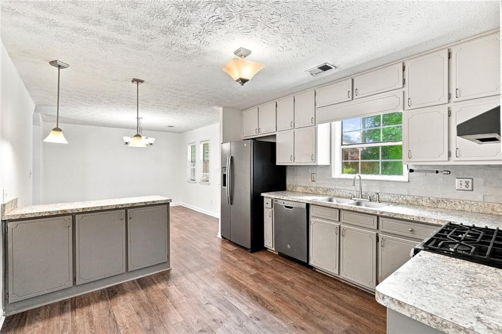 3 bedroom, 2 bathroom, 1,648 sq ft single family residence for sale at 160 Pittypat Place, Mcdonough, GA 30253 — photo 5