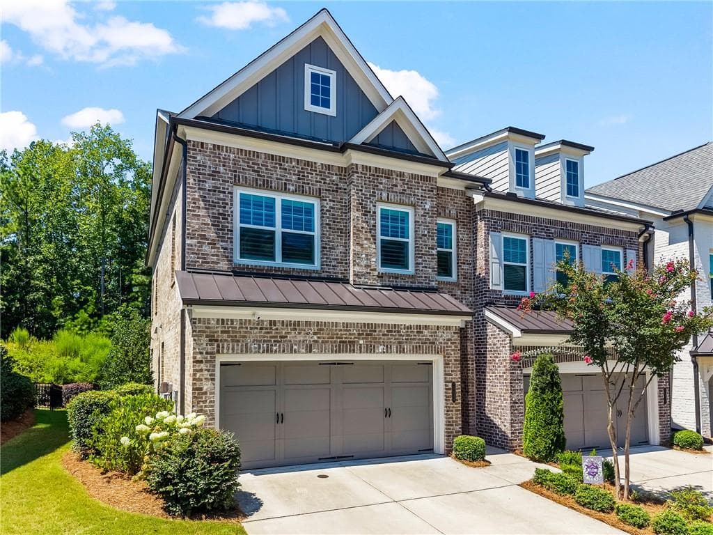 4 bedroom, 4 bathroom, 2,555 sq ft townhouse for sale at 20048 Windalier Way, Roswell, GA 30076