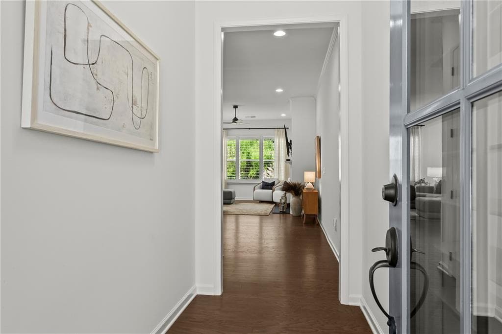 4 bedroom, 4 bathroom, 2,555 sq ft townhouse for sale at 20048 Windalier Way, Roswell, GA 30076 — photo 3