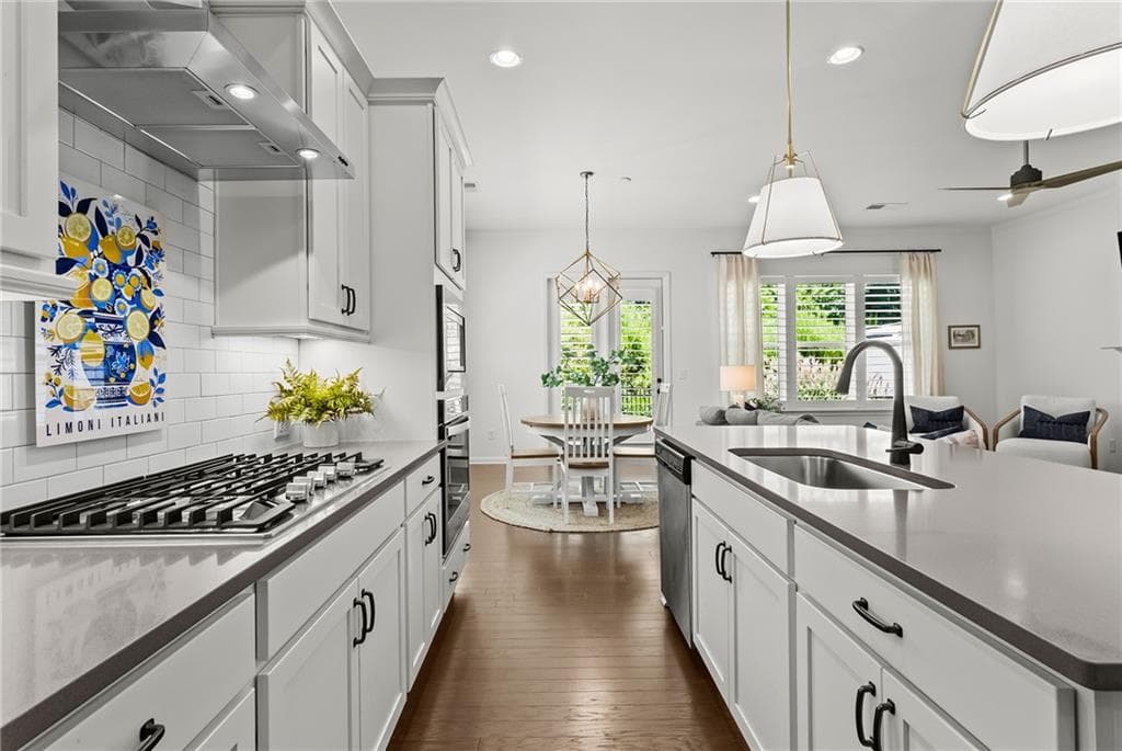 4 bedroom, 4 bathroom, 2,555 sq ft townhouse for sale at 20048 Windalier Way, Roswell, GA 30076 — photo 10