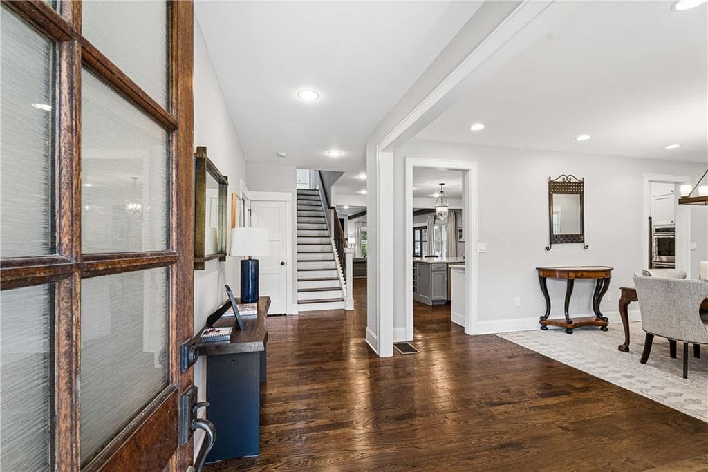 5 bedroom, 5 bathroom, 3,782 sq ft single family residence under contract at 3544 Rockhaven Circle, Atlanta, GA 30324 — photo 4