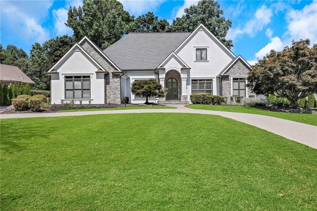 4 bedroom, 5 bathroom, 6,084 sq ft single family residence under contract at 6815 Sunbriar Drive, Cumming, GA 30040 — photo 2