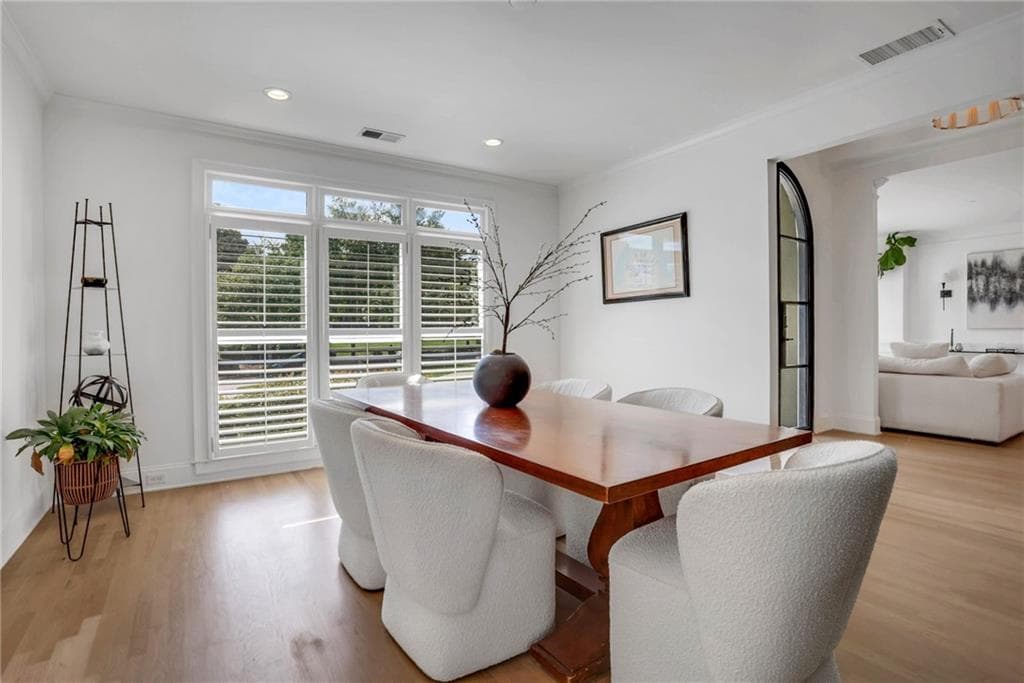 4 bedroom, 5 bathroom, 6,084 sq ft single family residence under contract at 6815 Sunbriar Drive, Cumming, GA 30040 — photo 10