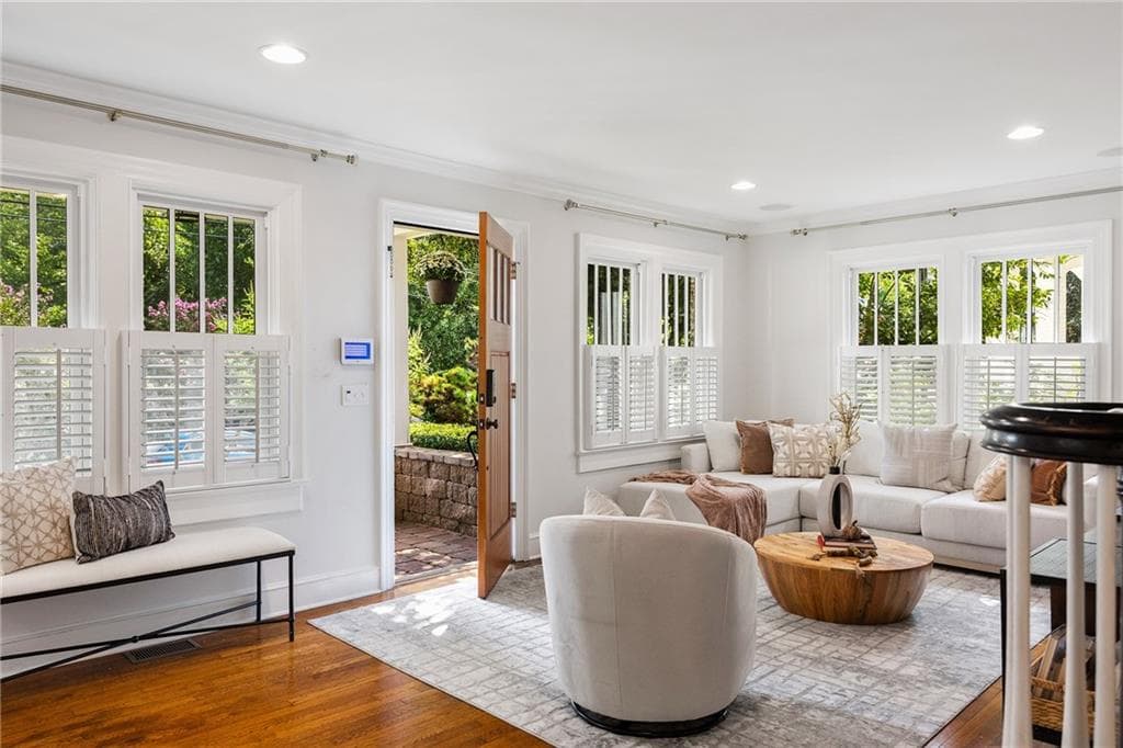 4 bedroom, 4 bathroom, 2,770 sq ft single family residence for sale at 1298 Lanier Boulevard, Atlanta, GA 30306 — photo 3