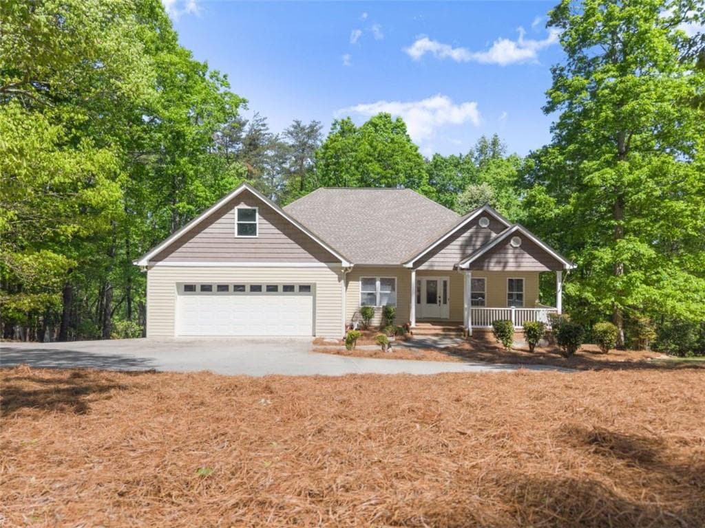 4 bedroom, 3 bathroom, 3,262 sq ft single family residence for sale at 45 Holcomb Drive, Cleveland, GA 30528 — photo 6