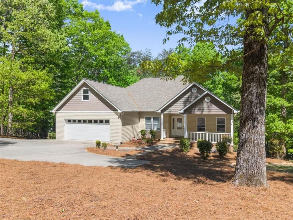 4 bedroom, 3 bathroom, 3,262 sq ft single family residence for sale at 45 Holcomb Drive, Cleveland, GA 30528 — photo 7
