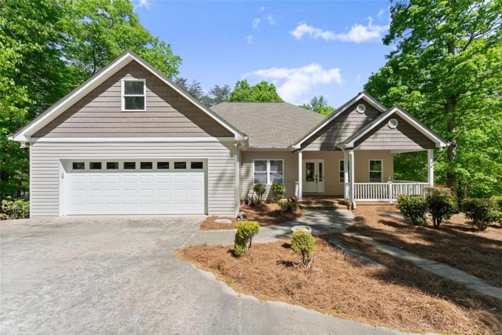 4 bedroom, 3 bathroom, 3,262 sq ft single family residence for sale at 45 Holcomb Drive, Cleveland, GA 30528 — photo 9