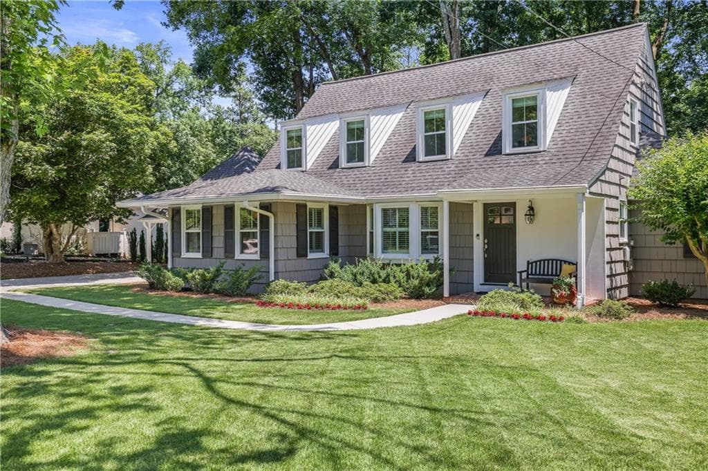 4 bedroom, 4 bathroom, 2,353 sq ft single family residence under contract at 990 Winding Creek Trail, Sandy Springs, GA 30328 — photo 3