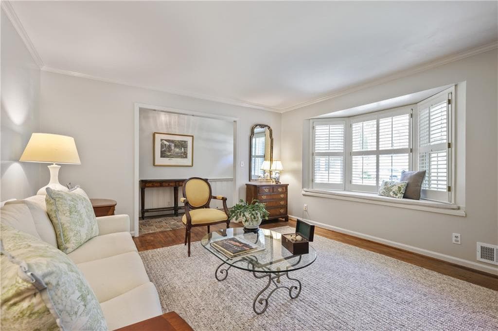 4 bedroom, 4 bathroom, 2,353 sq ft single family residence under contract at 990 Winding Creek Trail, Sandy Springs, GA 30328 — photo 6