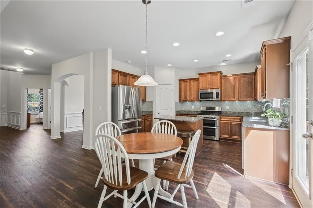 5 bedroom, 3 bathroom, 2,780 sq ft single family residence under contract at 4363 Lippencott Lane, Acworth, GA 30101 — photo 8