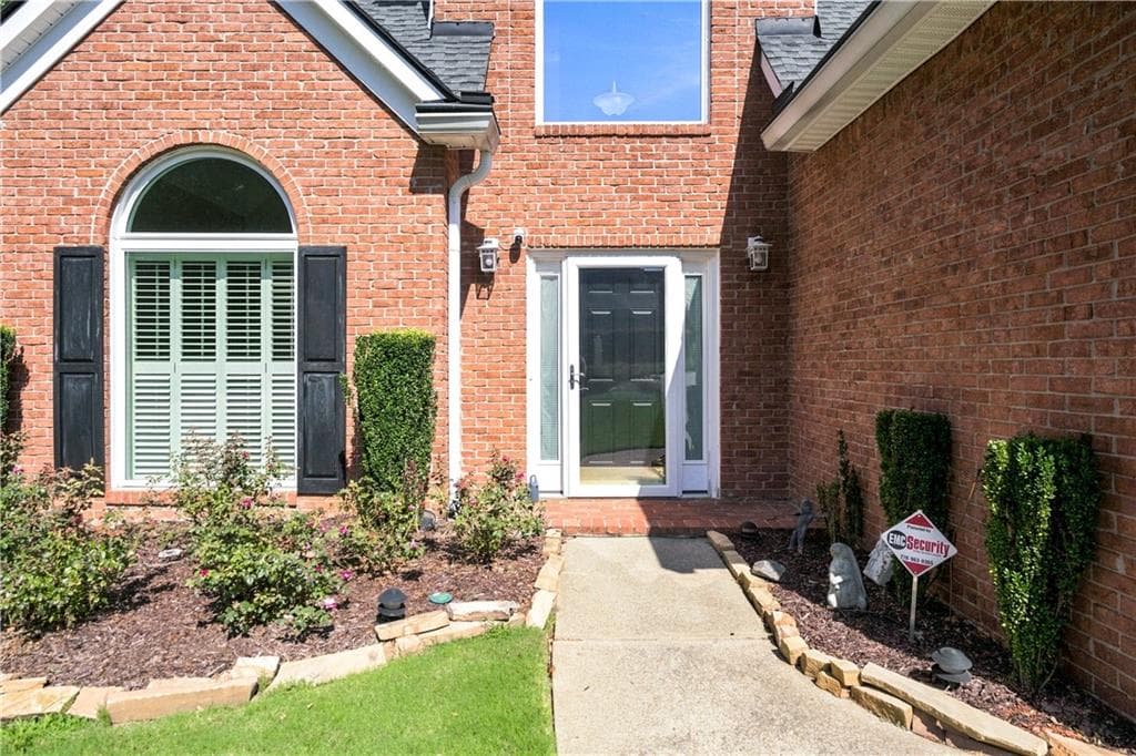 3 bedroom, 3 bathroom, 2,293 sq ft single family residence for sale at 4085 Berkeley Park Drive, Duluth, GA 30096 — photo 2