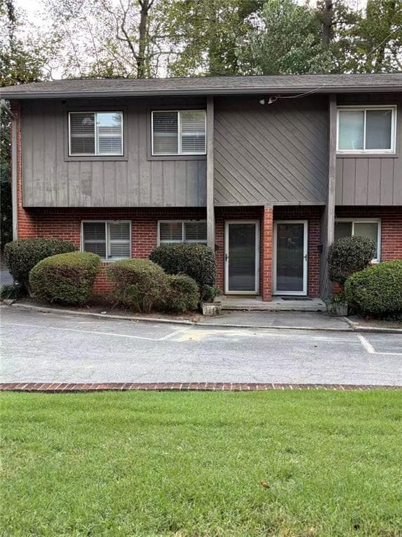 3 bedroom, 2 bathroom, 1,218 sq ft townhouse for sale at 1612 Briarcliff Road 1, Atlanta, GA 30306 — photo 1 of 17