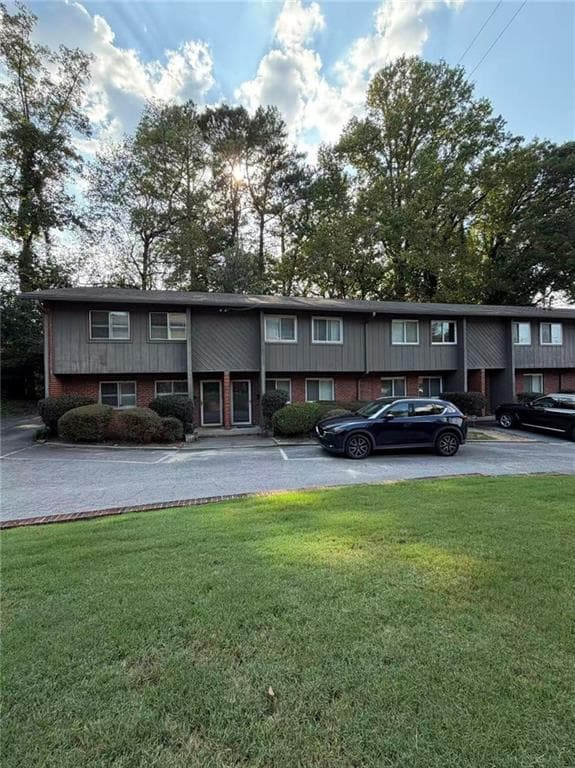 3 bedroom, 2 bathroom, 1,218 sq ft townhouse for sale at 1612 Briarcliff Road 1, Atlanta, GA 30306 — photo 2