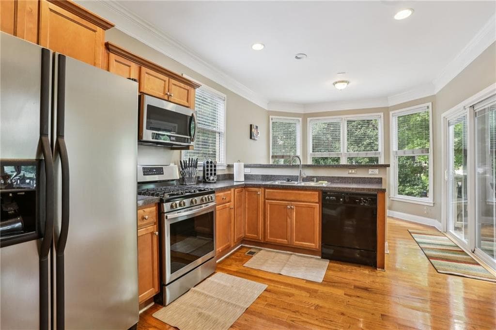 3 bedroom, 3 bathroom, 1,607 sq ft single family residence for rent at 663 Windsor Street, Atlanta, GA 30310 for $3,000 a month — photo 8