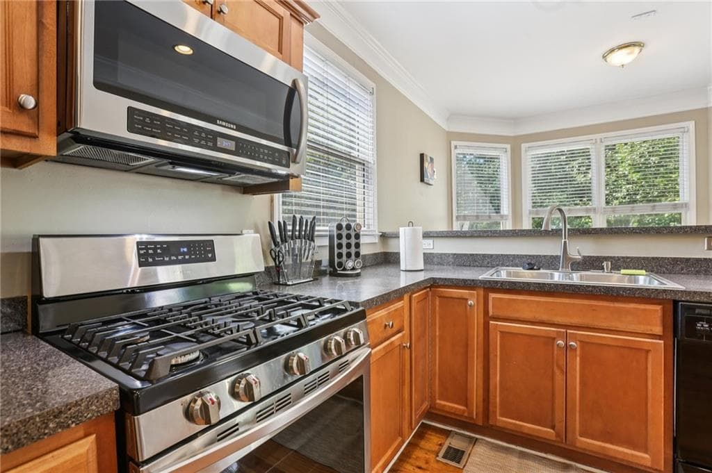 3 bedroom, 3 bathroom, 1,607 sq ft single family residence for rent at 663 Windsor Street, Atlanta, GA 30310 for $3,000 a month — photo 9