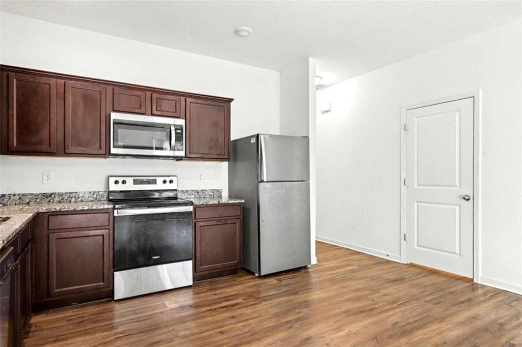 2 bedroom, 3 bathroom, 1,448 sq ft townhouse for sale at 11900 Fuller Street, Hampton, GA 30228 — photo 9