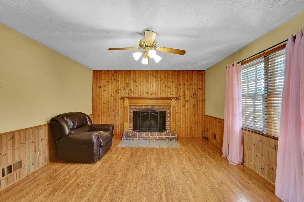 3 bedroom, 3 bathroom, 2,270 sq ft single family residence for sale at 1480 Pinyon Place, Lawrenceville, GA 30043 — photo 2