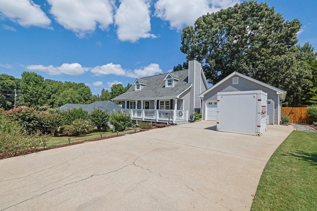 3 bedroom, 3 bathroom, 2,270 sq ft single family residence for sale at 1480 Pinyon Place, Lawrenceville, GA 30043 — photo 8