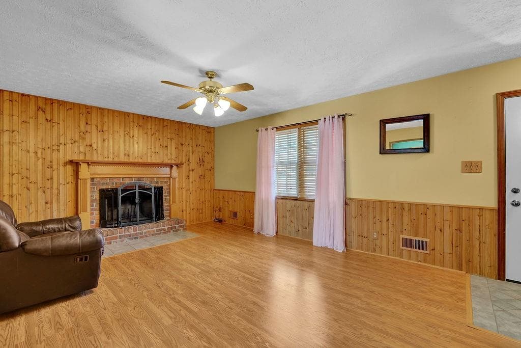 3 bedroom, 3 bathroom, 2,270 sq ft single family residence for sale at 1480 Pinyon Place, Lawrenceville, GA 30043 — photo 10