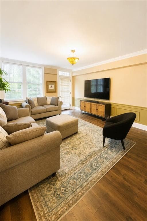 2 bedroom, 1 bathroom, 1,005 sq ft condominium for sale at 198 Ponce De Leon Avenue 3A, Atlanta, GA 30308 — photo 2