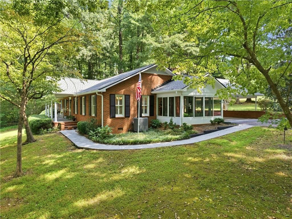4 bedroom, 3 bathroom, 4,080 sq ft single family residence for sale at 2306 E Cherokee Drive, Woodstock, GA 30188 — photo 7