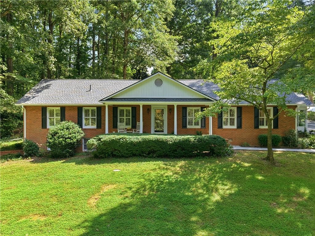 4 bedroom, 3 bathroom, 4,080 sq ft single family residence for sale at 2306 E Cherokee Drive, Woodstock, GA 30188 — photo 6