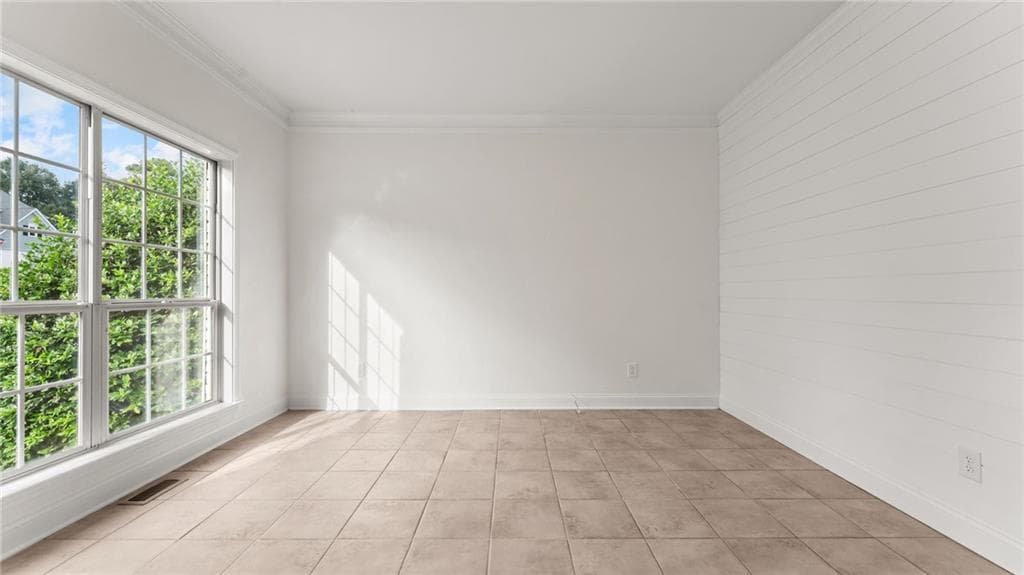 4 bedroom, 4 bathroom, 3,072 sq ft single family residence for sale at 5665 Kennemore Drive, Alpharetta, GA 30004 — photo 5
