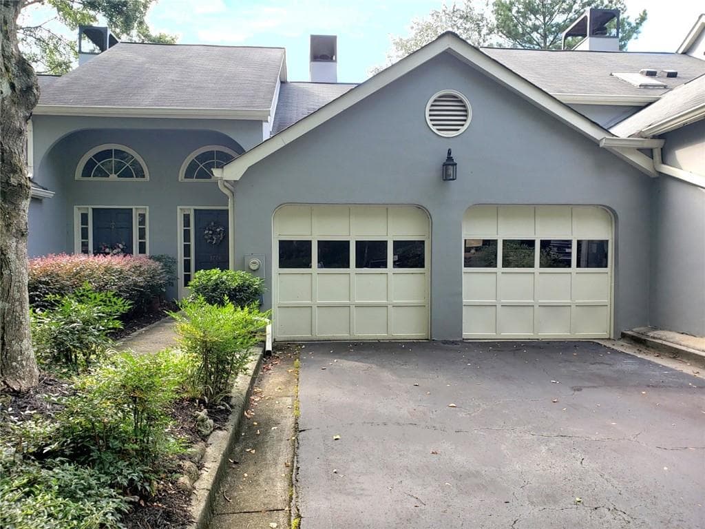 3 bedroom, 4 bathroom, 2,177 sq ft condominium for sale at 3776 Ashford Lake Court, Brookhaven, GA 30319