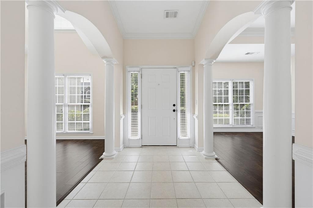 3 bedroom, 3 bathroom, 2,403 sq ft single family residence under contract at 1752 Brackin Court, Grayson, GA 30017 — photo 6