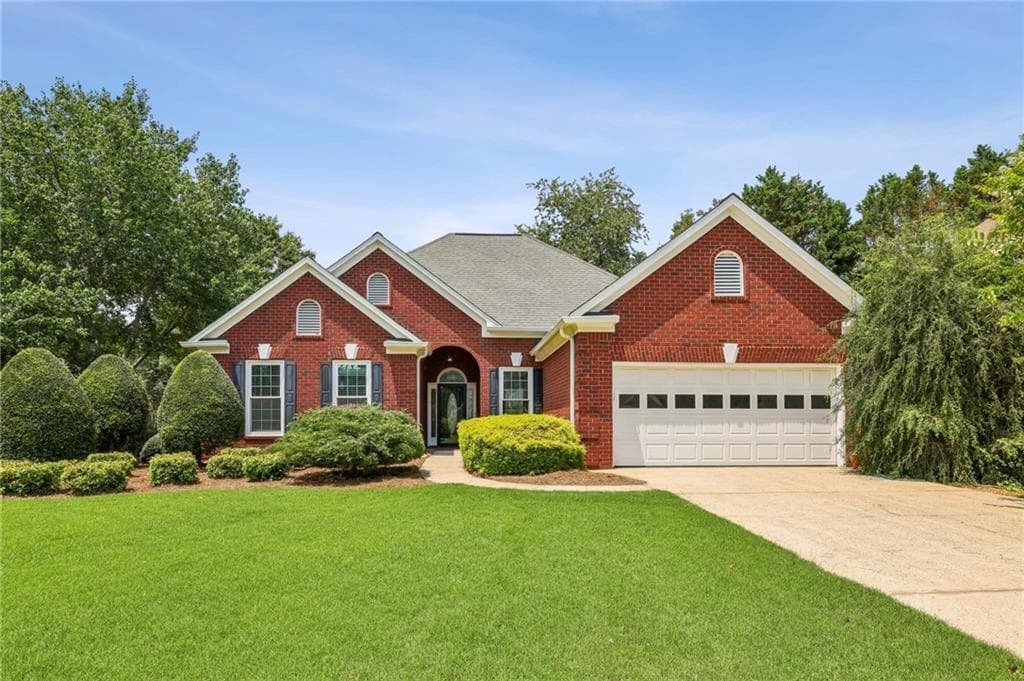 3 bedroom, 2 bathroom, 2,286 sq ft single family residence for sale at 580 Arbor North Way, Alpharetta, GA 30004