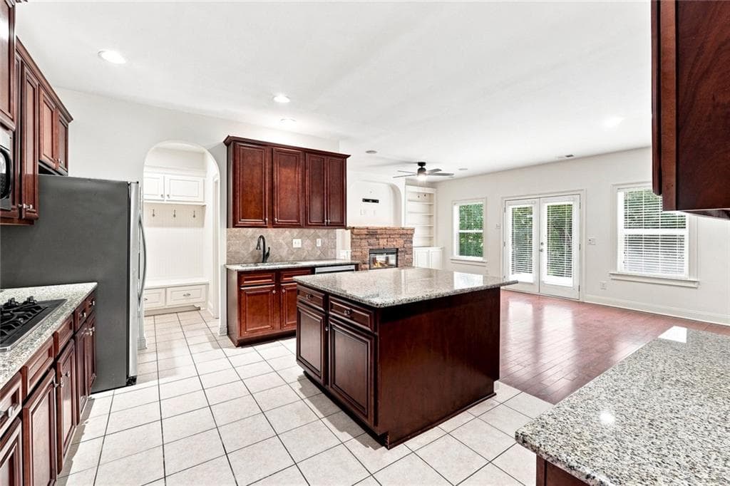 5 bedroom, 4 bathroom, 4,026 sq ft single family residence for sale at 4805 Carriage Bridge Lane, Cumming, GA 30040 — photo 5