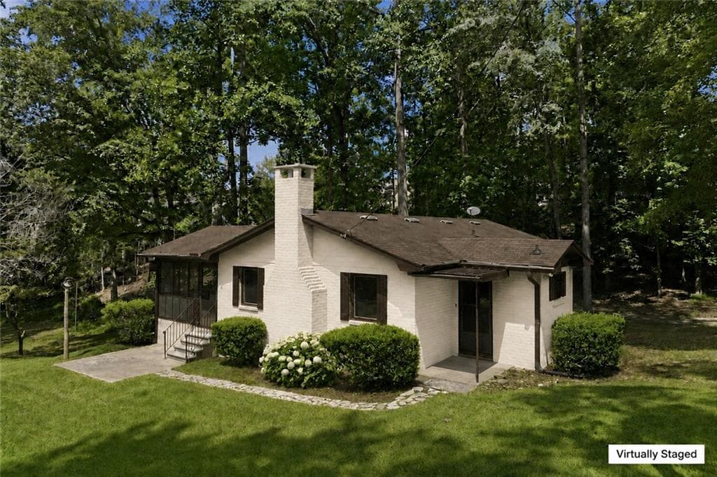 3 bedroom, 1 bathroom, 1,092 sq ft single family residence for sale at 6505A Julian Road, Gainesville, GA 30506 — photo 4
