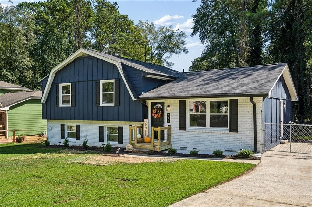 4 bedroom, 2 bathroom, 1,884 sq ft single family residence for sale at 729 Winter Ln, Jonesboro, GA 30238 — photo 3