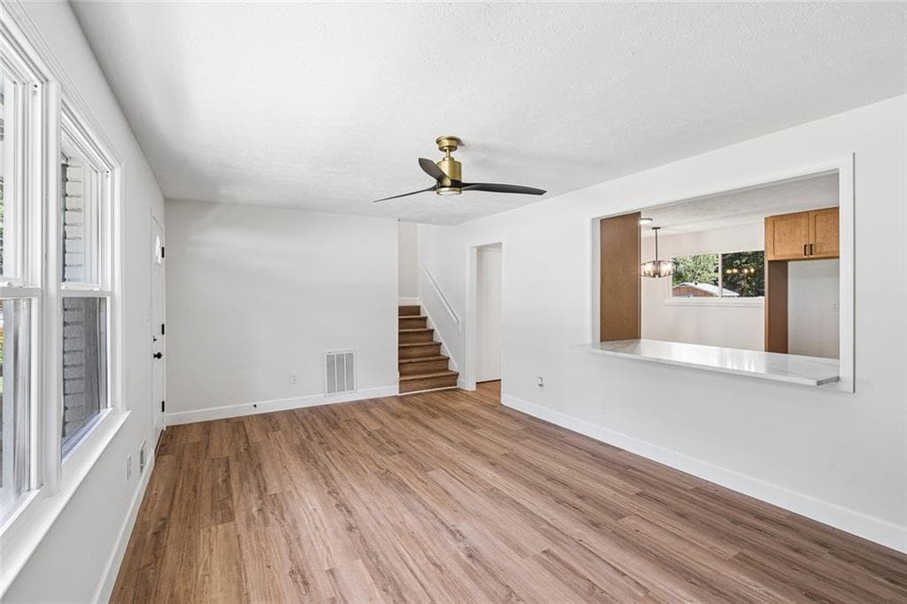 4 bedroom, 2 bathroom, 1,884 sq ft single family residence for sale at 729 Winter Ln, Jonesboro, GA 30238 — photo 6