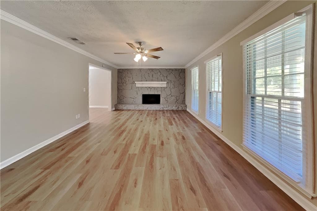 3 bedroom, 2 bathroom, 2,681 sq ft single family residence for rent at 5054 Arbor Lane, Lilburn, GA 30047 for $2,550 a month — photo 2