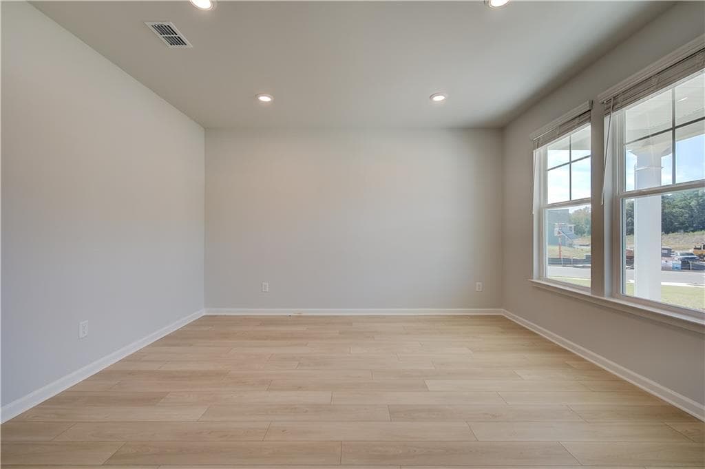 5 bedroom, 4 bathroom, 3,472 sq ft single family residence for sale at 616 Sidney Court, Stockbridge, GA 30281 — photo 6