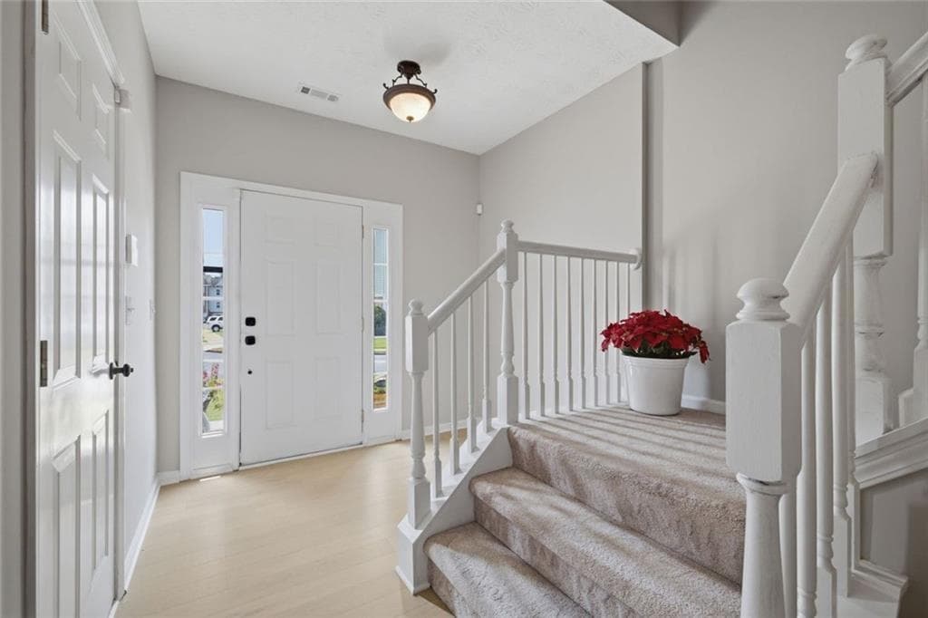 3 bedroom, 4 bathroom, 2,310 sq ft townhouse for sale at 3518 Lantern View Lane, Scottdale, GA 30079 — photo 3