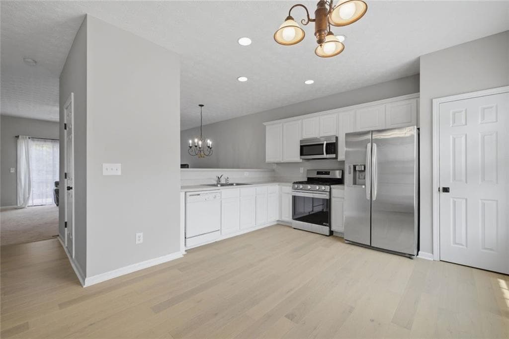3 bedroom, 4 bathroom, 2,310 sq ft townhouse for sale at 3518 Lantern View Lane, Scottdale, GA 30079 — photo 5