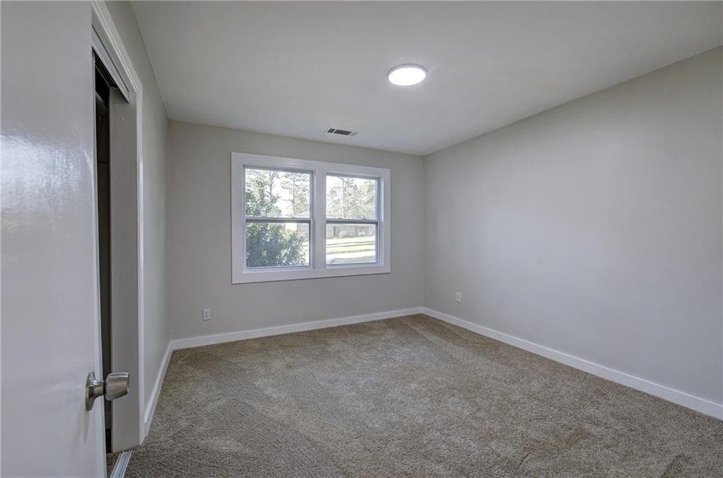 4 bedroom, 3 bathroom, 2,624 sq ft single family residence for sale at 102 Summit Drive, Griffin, GA 30224 — photo 10