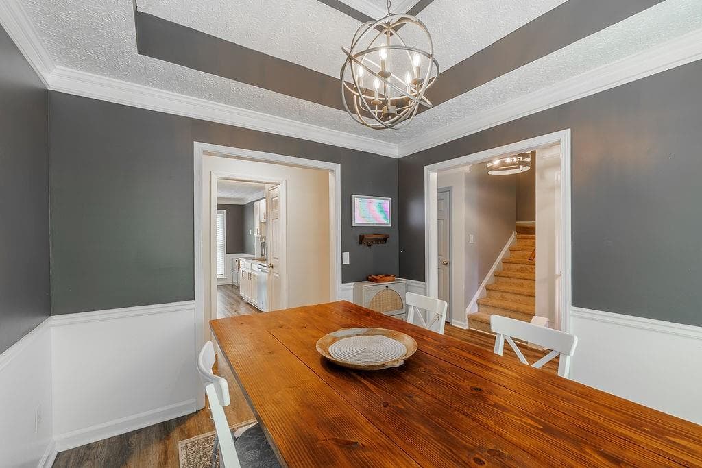 4 bedroom, 3 bathroom, 2,001 sq ft single family residence for sale at 5685 Sugar Crossing Drive, Sugar Hill, GA 30518 — photo 6