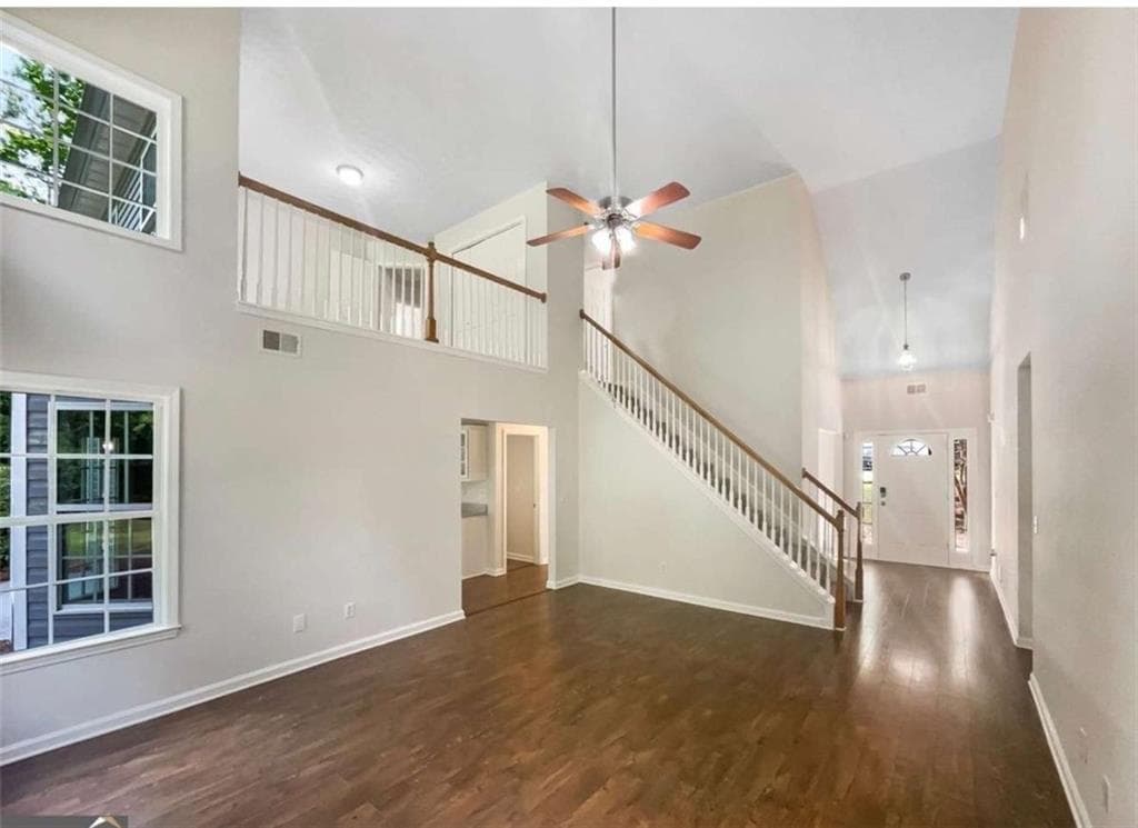 5 bedroom, 3 bathroom, 2,094 sq ft single family residence for sale at 834 Winding Grove Lane, Loganville, GA 30052 — photo 2