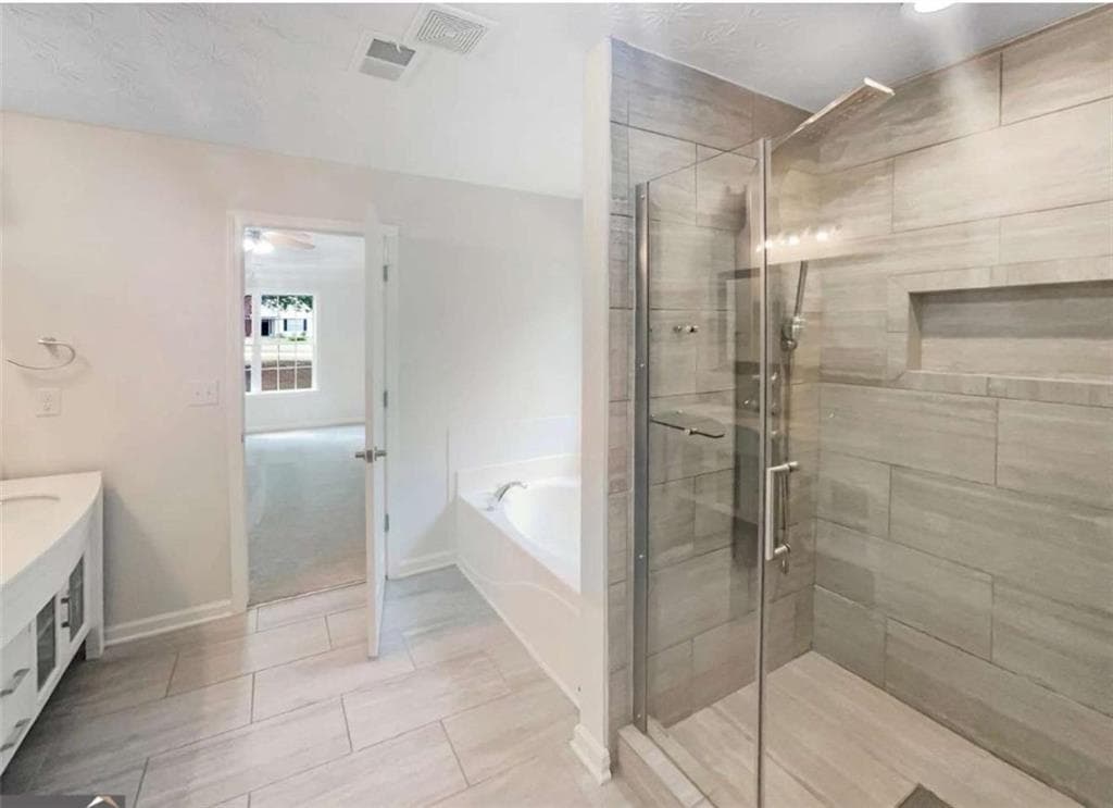5 bedroom, 3 bathroom, 2,094 sq ft single family residence for sale at 834 Winding Grove Lane, Loganville, GA 30052 — photo 7