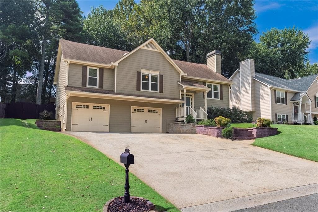 4 bedroom, 3 bathroom, 1,924 sq ft single family residence under contract at 961 Rose Creek Run, Woodstock, GA 30189 — photo 2
