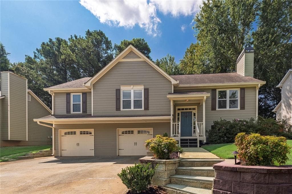 4 bedroom, 3 bathroom, 1,924 sq ft single family residence under contract at 961 Rose Creek Run, Woodstock, GA 30189 — photo 3